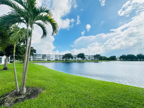 2079 Harwood F, Deerfield Beach, FL 33442