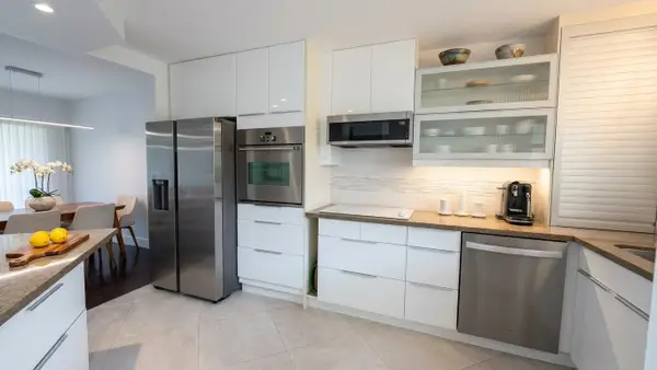 5900 Camino Del Sol #302, Boca Raton, FL 33433