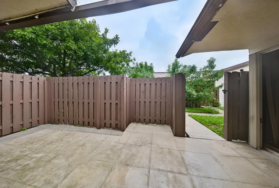3402 Waterview Circle #B, Palm Springs, FL 33461 - #2
