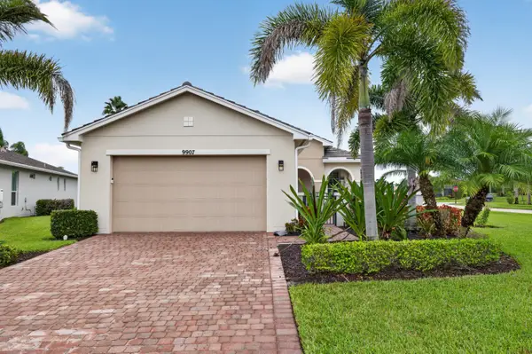9907 SW Trumpet Tree Circle, Port St Lucie, FL 34987