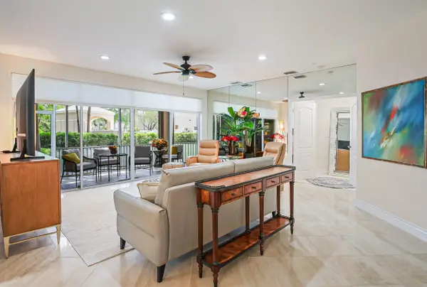 102 Legendary Circle, Palm Beach Gardens, FL 33418