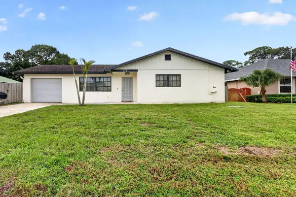774 SE Elwood Avenue, Port St Lucie, FL 34983
