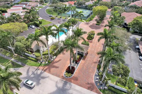 40 Pelican Pointe Drive #205, Delray Beach, FL 33483