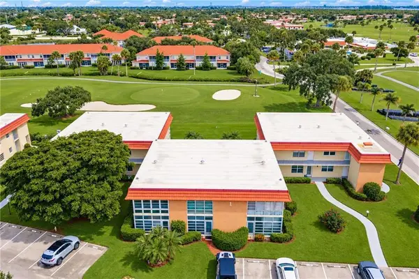 1 Vista Palm Lane #207, Vero Beach, FL 32962