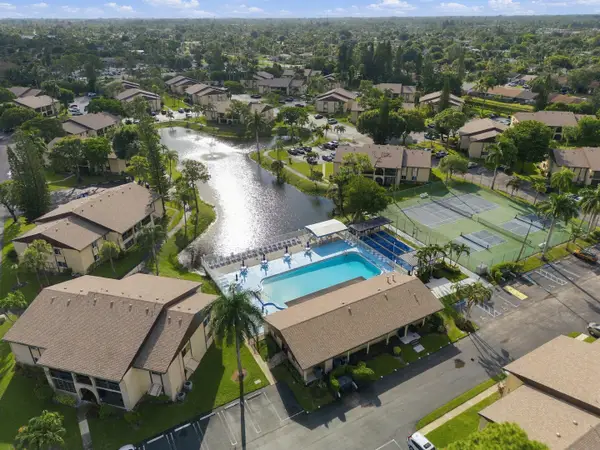 313 Pine Ridge Circle #C-2, Greenacres, FL 33463