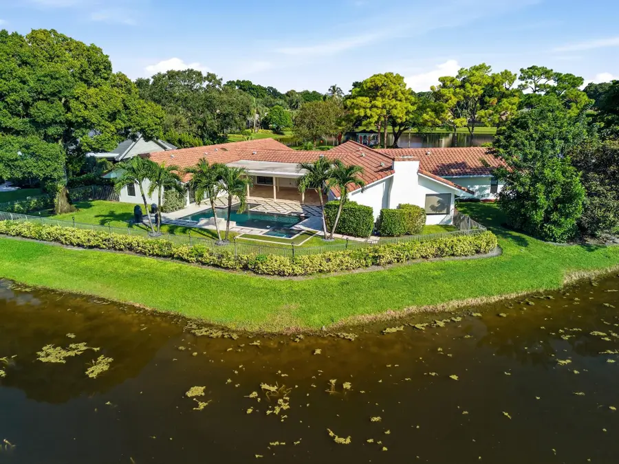 1013 Shady Lakes Circle, Palm Beach Gardens, FL 33418 - #2