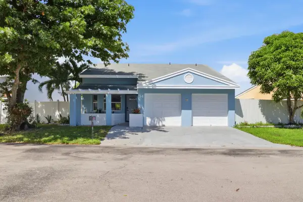 34 Paxford Lane, Boynton Beach, FL 33426