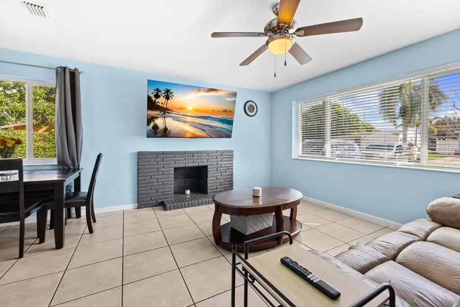 2349 Par Road, West Palm Beach, FL 33409 - #2