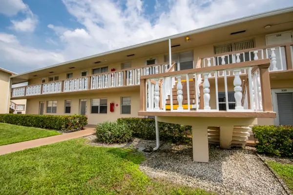 231 Chatham K #231, West Palm Beach, FL 33417