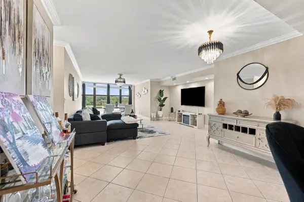 2766 Carambola Circle S #305, Coconut Creek, FL 33066