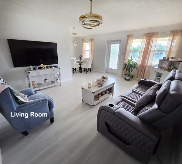 327 Chatham Chatham P #327, West Palm Beach, FL 33417