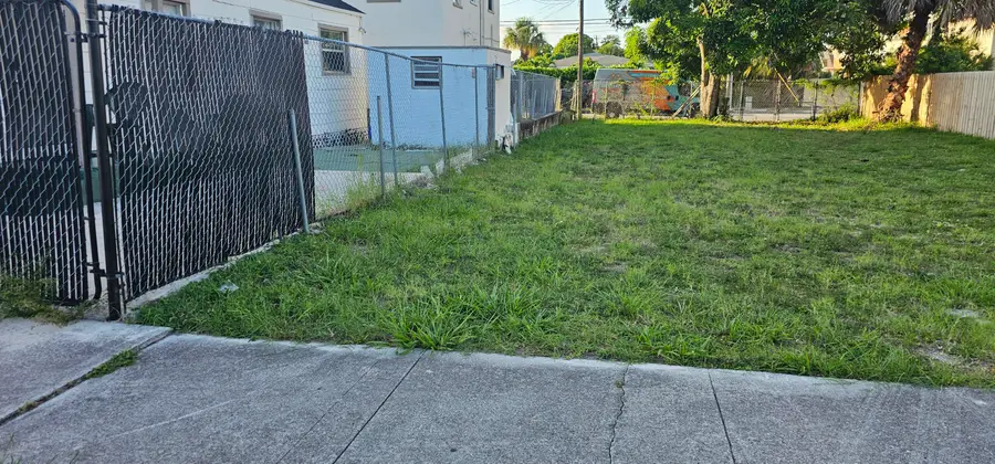 1009 State Street, West Palm Beach, FL 33407 - #3