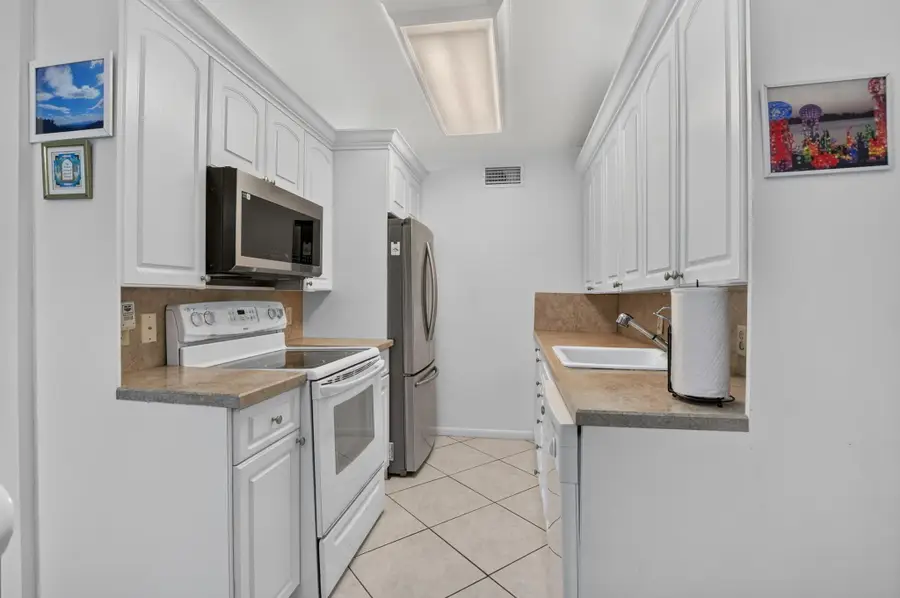 2025 Cornwall B, Boca Raton, FL 33434 - #3