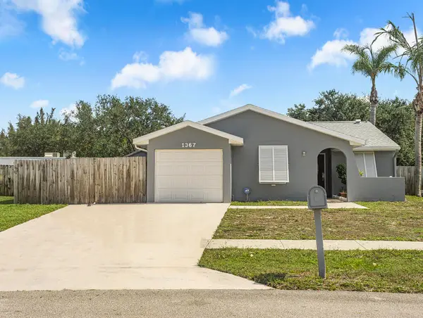 1367 Elmbank Way, Royal Palm Beach, FL 33411