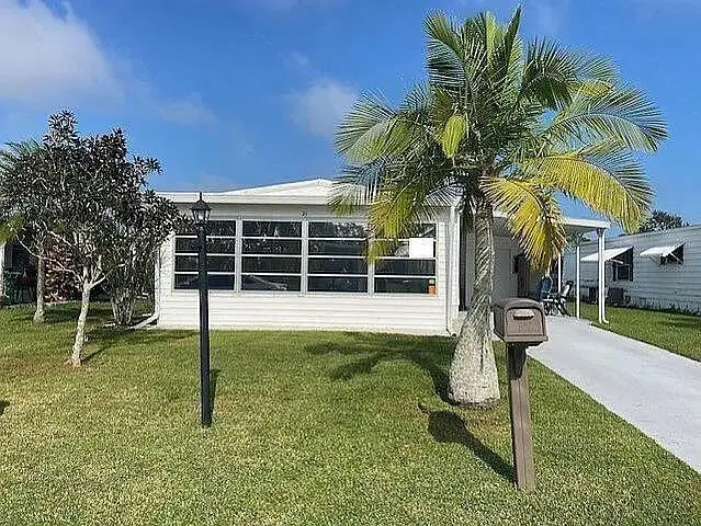 21 Flores Way, Port Saint Lucie, FL 34952 - #2