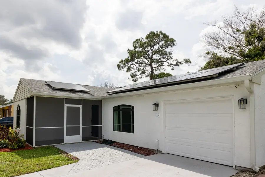 1372 SE Roanoke Street, Port Saint Lucie, FL 34952 - #3