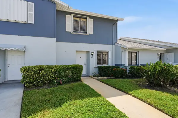 2641 Gately Drive W #906, West Palm Beach, FL 33415
