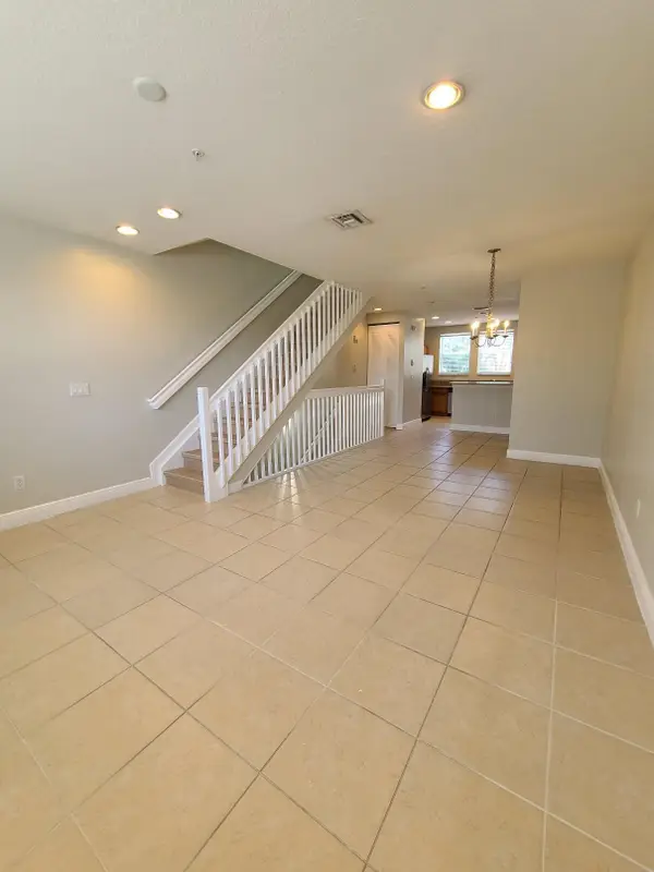 590 Amador Lane #6, West Palm Beach, FL 33401
