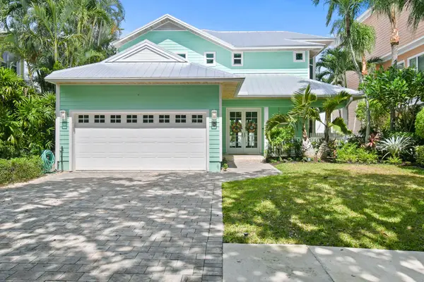 104 Intracoastal Circle, Tequesta, FL 33469
