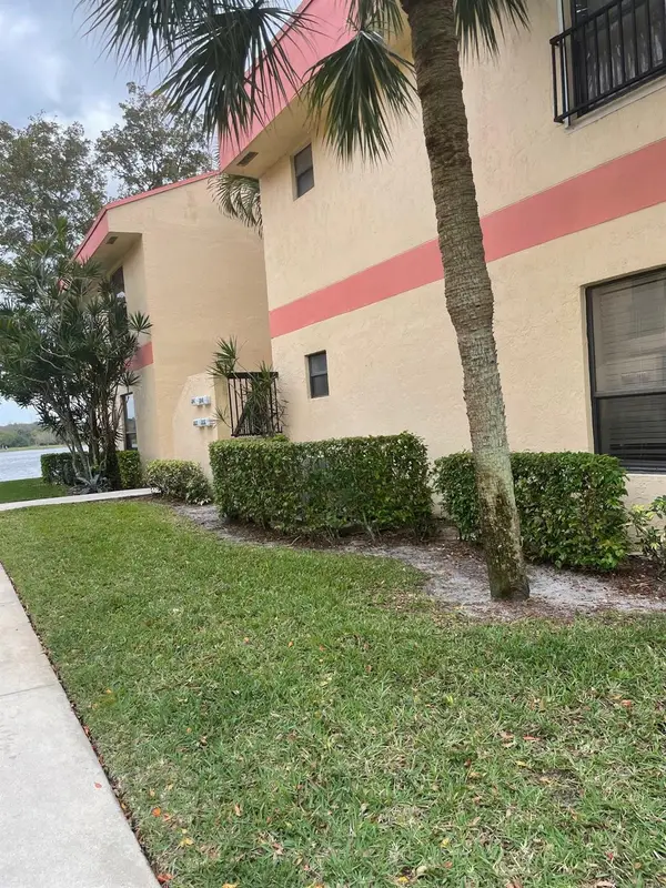 2836 Carambola Circle S #19107, Coconut Creek, FL 33066