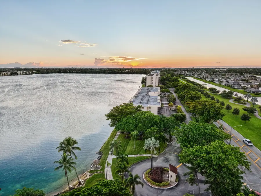 110 Lake Emerald Drive #Unit 303, Oakland Park, FL 33309 - #3