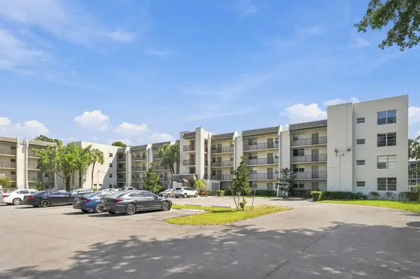 9420 Poinciana Place, Davie, FL 33324