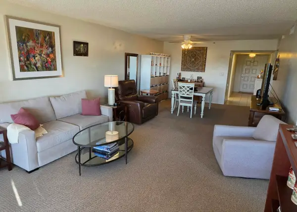 3510 Oaks Way #807, Pompano Beach, FL 33069