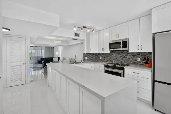 23099 Barwood Lane N #308, Boca Raton, FL 33428