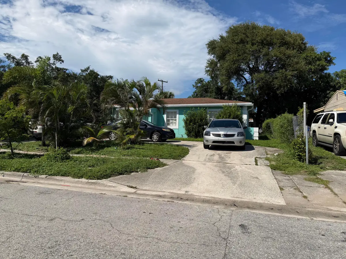 386 W 15th Street, Riviera Beach, FL 33404 - #1