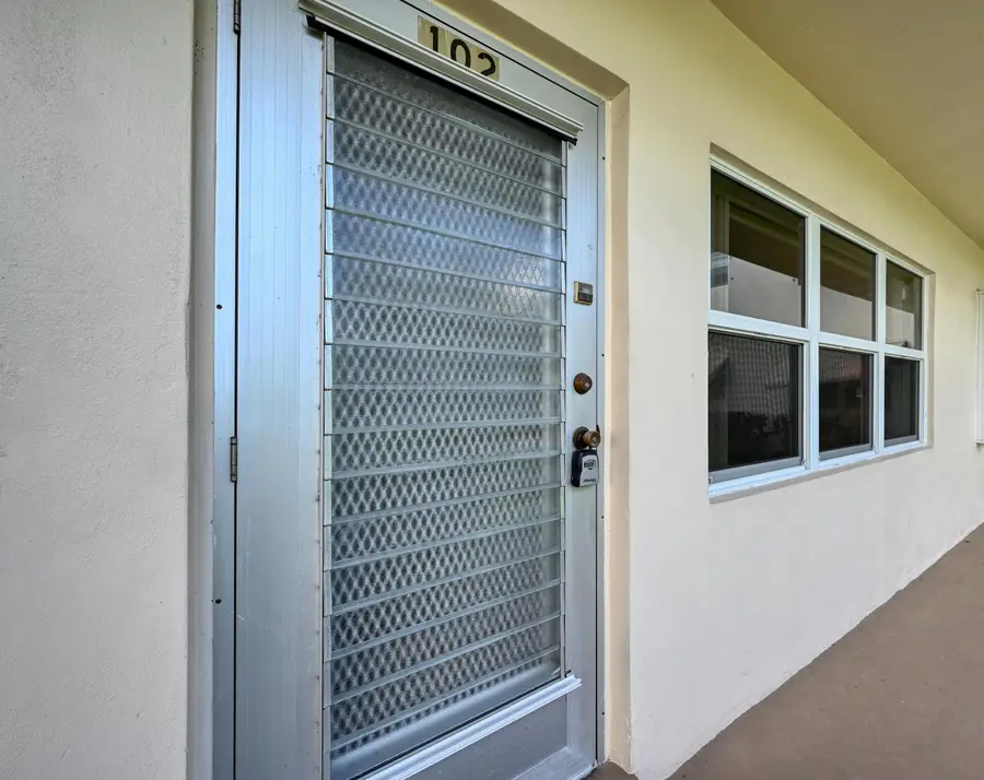 102 Coventry E, West Palm Beach, FL 33417 - #2