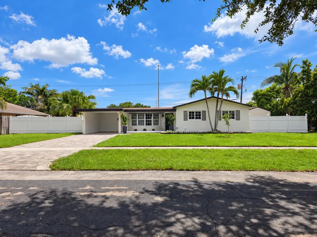 202 SW 52nd Avenue, Plantation, FL 33317 - #1