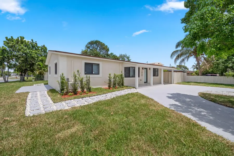 1944 NE 2nd Avenue, Pompano Beach, FL 33060 - #3
