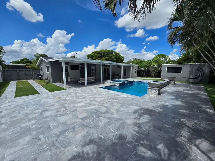 2340 NE 8th Avenue, Pompano Beach, FL 33064 - #3