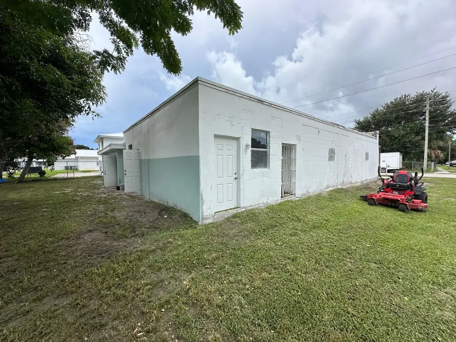 1712 Avenue E, Fort Pierce, FL 34950 - #2