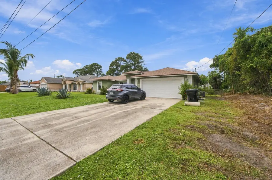 325 SE Thornhill Drive, Port Saint Lucie, FL 34983 - #3