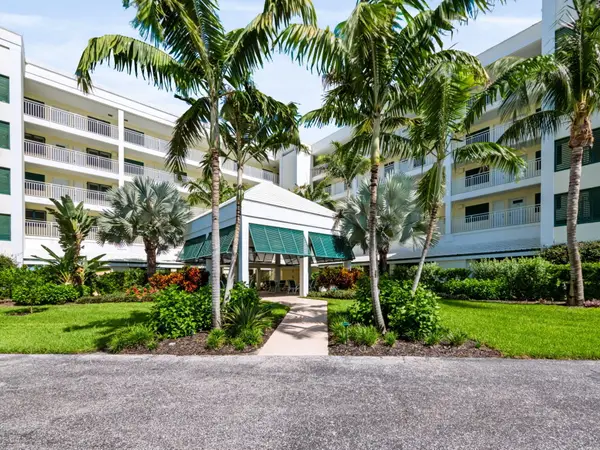 529 NE Plantation Road #105, Stuart, FL 34996