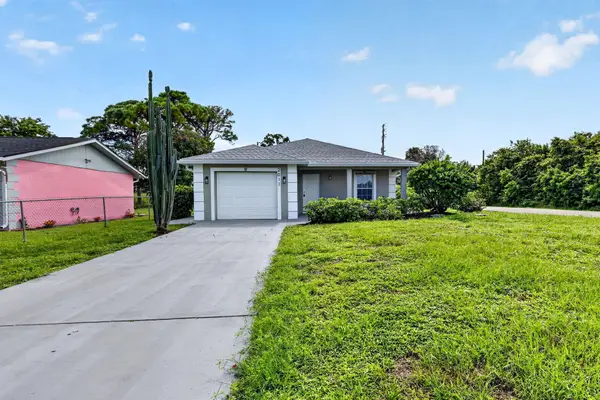 2011 San Diego Avenue, Fort Pierce, FL 34946
