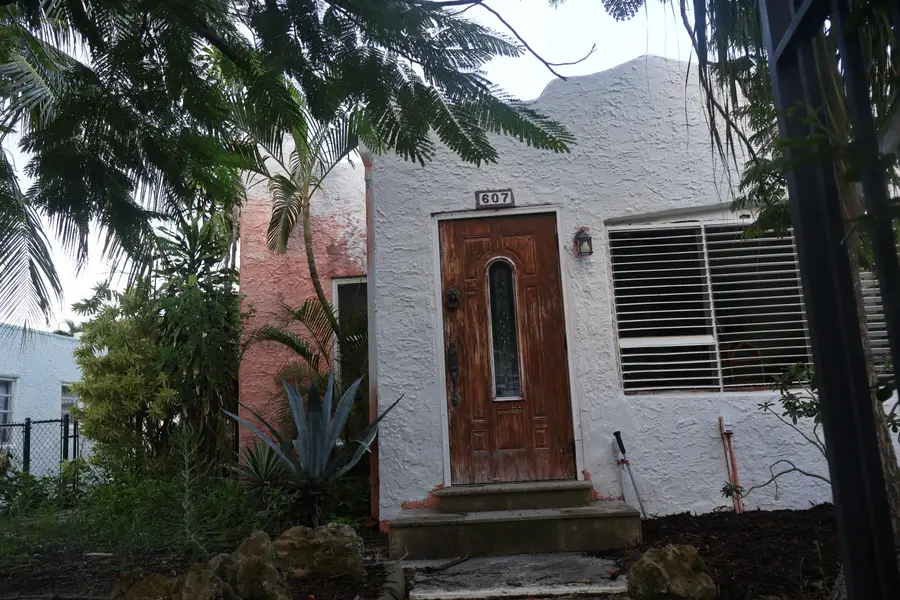 607 El Vedado, West Palm Beach, FL 33405 - #2