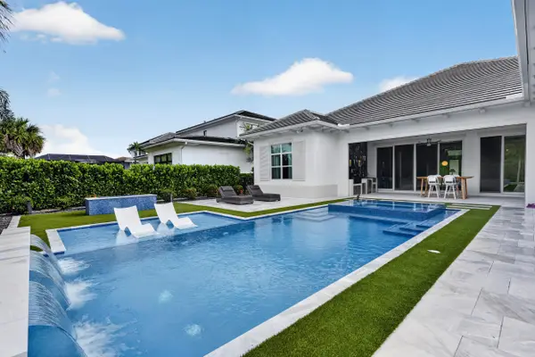 9372 Coral Isles Circle, Palm Beach Gardens, FL 33412