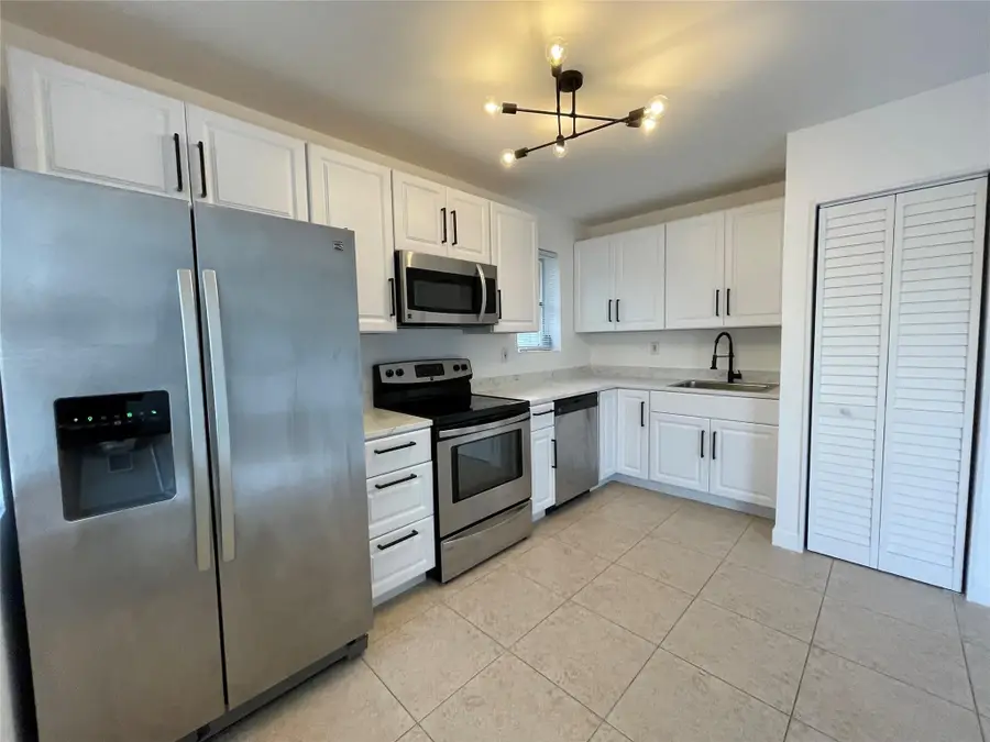 4071 N Dixie Highway #20, Oakland Park, FL 33334 - #2