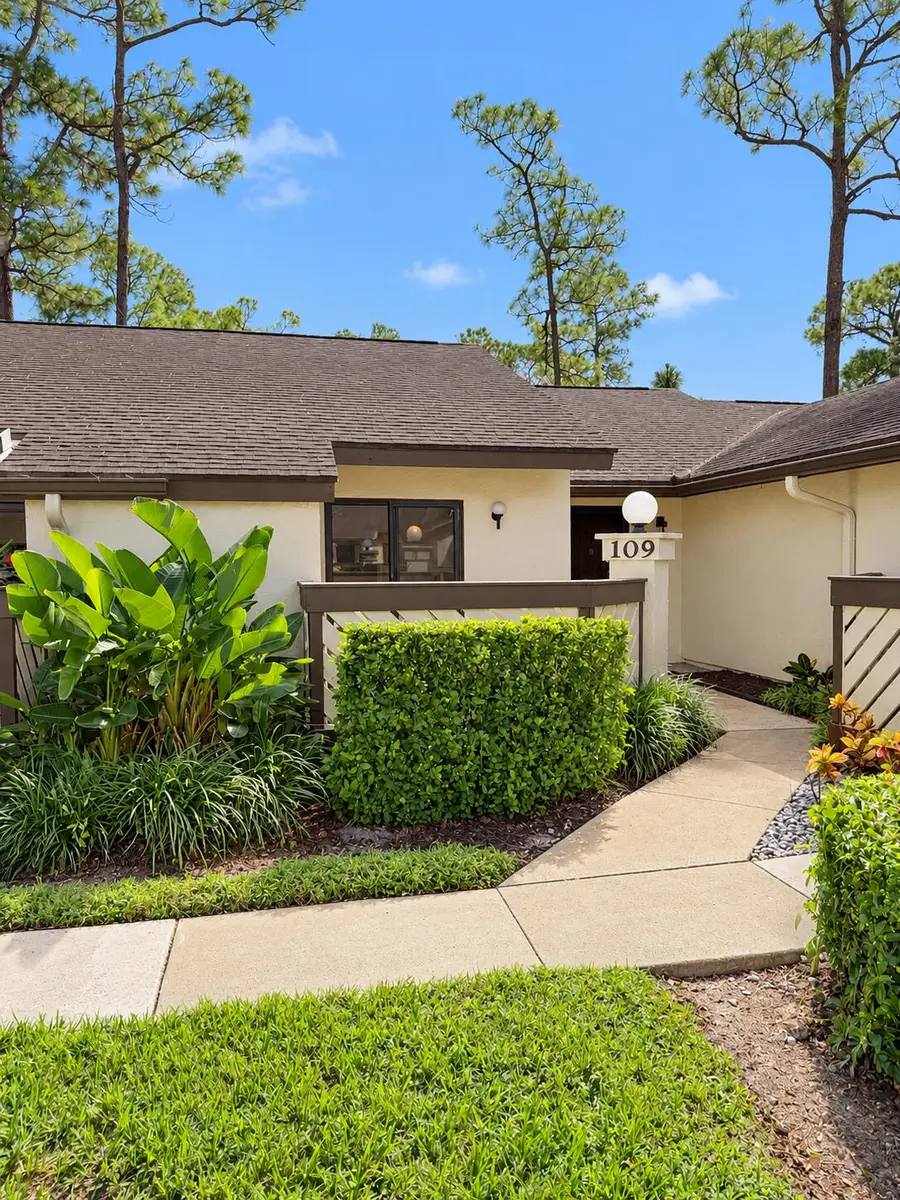 109 Roselle Court, Royal Palm Beach, FL 33411 - #2