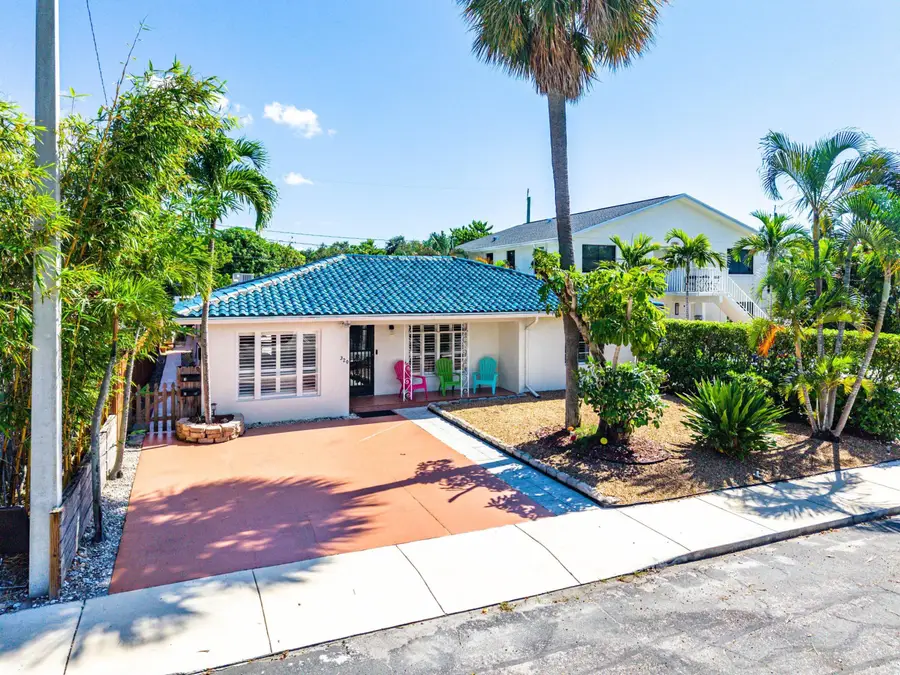 320 S Ocean Breeze, Lake Worth Beach, FL 33460 - #2