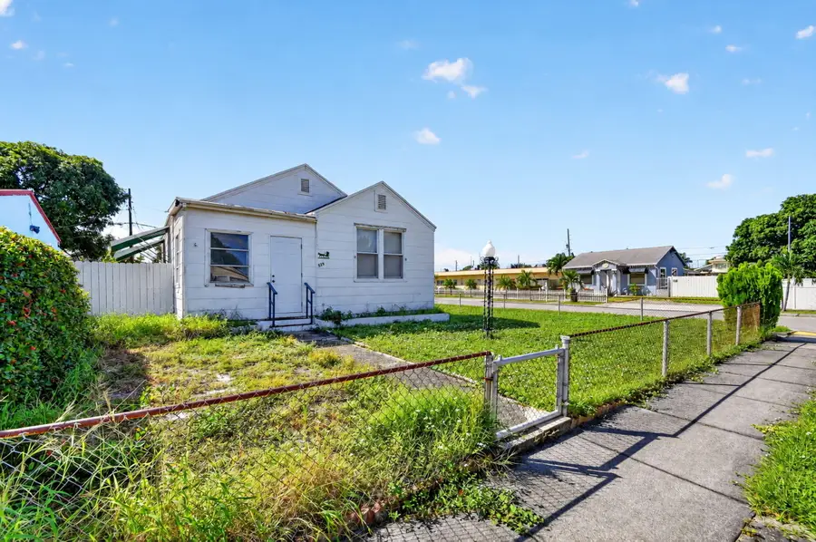 529 23rd Avenue N, Lake Worth Beach, FL 33460 - #2