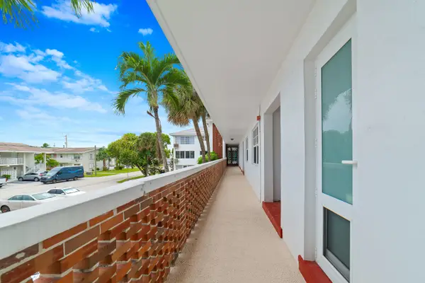 2050 NE 39th Street #Unit 209e, Lighthouse Point, FL 33064