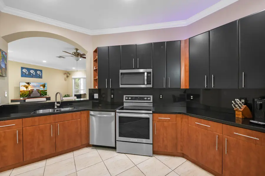 6435 Bella Circle #201, Boynton Beach, FL 33437 - #2