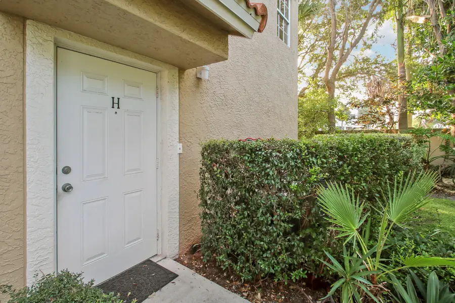 111 Lighthouse Circle #H, Tequesta, FL 33469 - #2