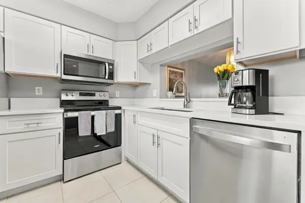 7280 Amberly Lane #402, Delray Beach, FL 33446