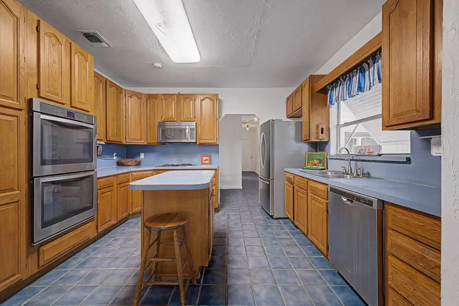 37 E Corkscrew Boulevard, Clewiston, FL 33440 - #3