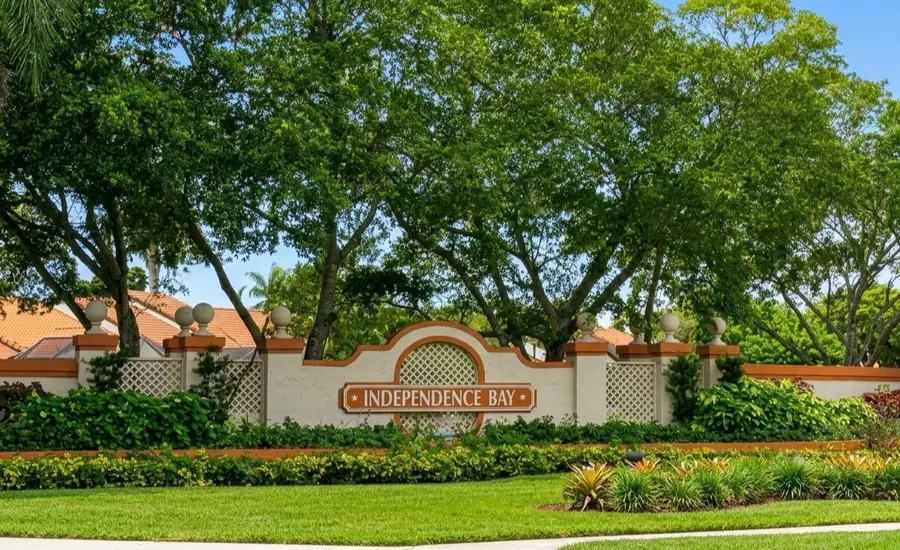 25 Centennial Court, Deerfield Beach, FL 33442 - #2