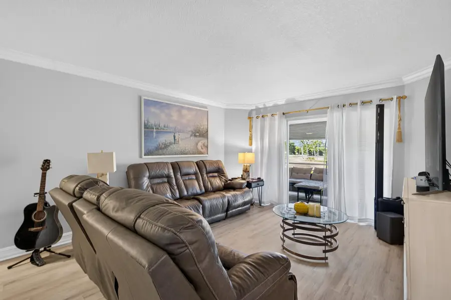 3871 Via Poinciana #202, Lake Worth, FL 33467 - #2